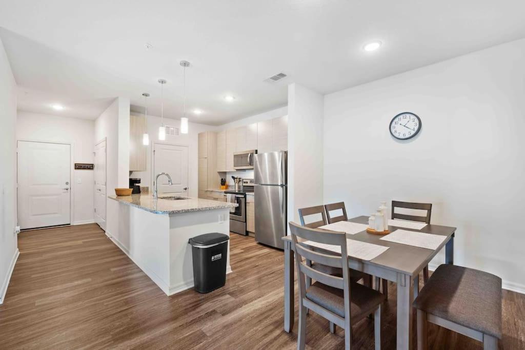 Lavish 2Br Apartment In Тампа Екстериор снимка