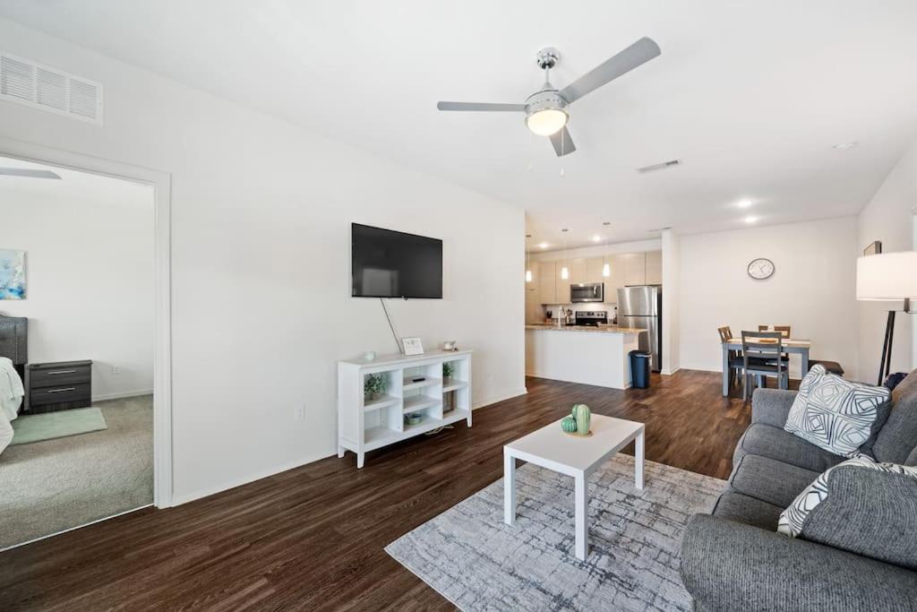 Lavish 2Br Apartment In Тампа Екстериор снимка